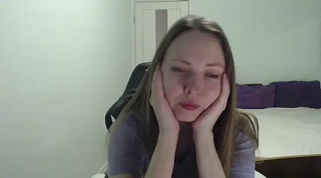 Snapshot of VioletLily chatting on 03/21/25, 06:07 VioletLily online show from 03/21/25, 06:07
