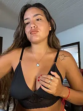 Snapshot of fenixgre chatting on 10/18/25, 05:35 fenixgre online show from 10/18/25, 05:35