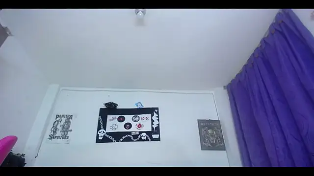 Snapshot of pinky_violeta chatting on 09/21/25, 06:26 pinky violeta online show from 09/21/25, 06:26
