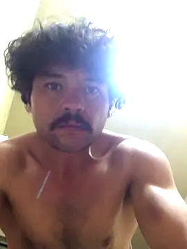 Snapshot of pancho1721 chatting on 10/21/25, 11:33 pancho1721 online show from 10/21/25, 11:33