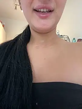 Sarahkhaalifa online show from 06/05/26, 08:09