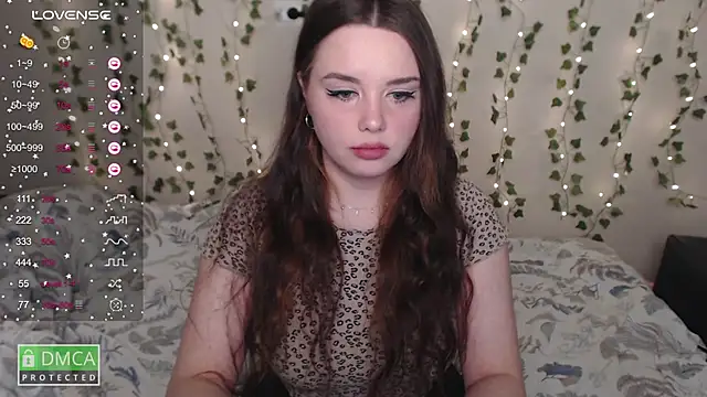 Snapshot of aliice_cutie chatting on 02/11/25, 07:27 aliice cutie online show from 02/11/25, 07:27