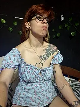 Snapshot of Carlafoxxx chatting on 03/21/25, 04:18 Carlafoxxx online show from 03/21/25, 04:18