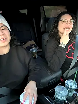 kimmiakiss22 online show from 12/18/25, 11:00