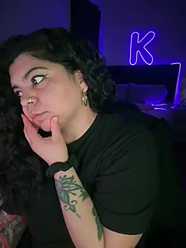 kimmiakiss22 online show from 02/03/26, 07:13