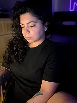 kimmiakiss22 online show from 02/13/26, 08:05