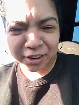 kimmiakiss22 online show from 04/19/26, 11:18