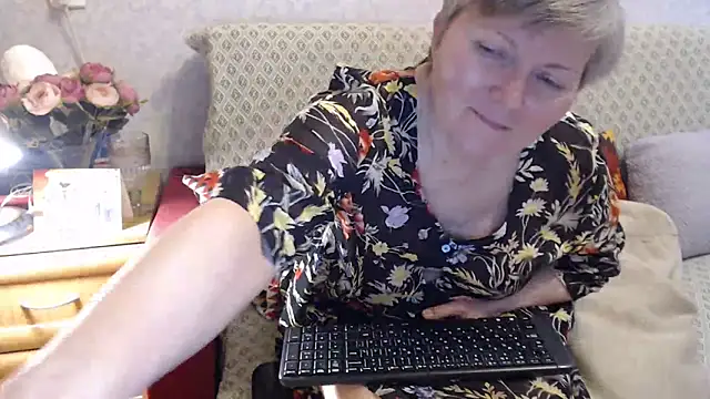 Snapshot of zarinafonliberman chatting on 06/03/26, 06:02 zarinafonliberman online show from 06/03/26, 06:02