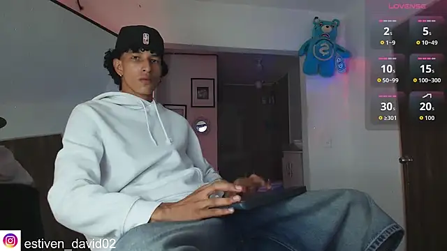 Snapshot of mike_casseano chatting on 09/19/25, 12:56 mike casseano online show from 09/19/25, 12:56