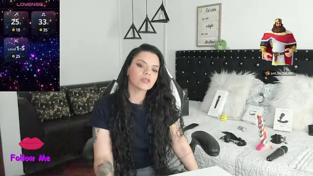 natasha logan  online show from 02/04/25, 10:10