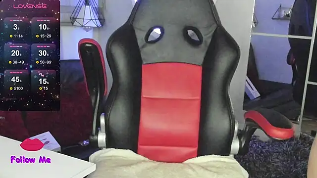 natasha logan  online show from 10/04/25, 04:10