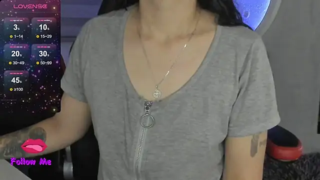 natasha logan  online show from 01/12/26, 04:07