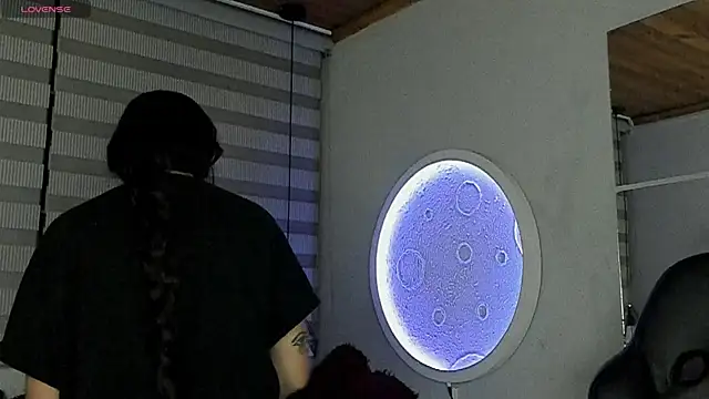 natasha logan  online show from 07/19/26, 04:05