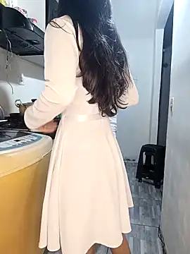 catire2323 online show from 09/28/25, 12:27