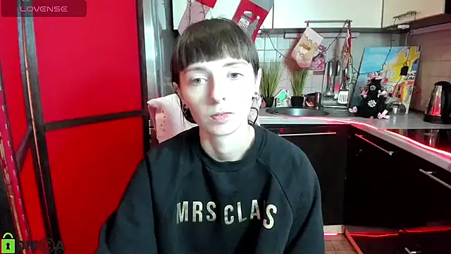 TayanaJons online show from 12/15/25, 07:56