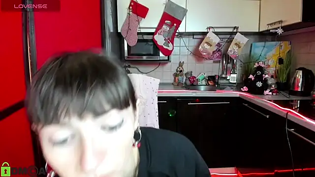 TayanaJons online show from 12/18/25, 07:58