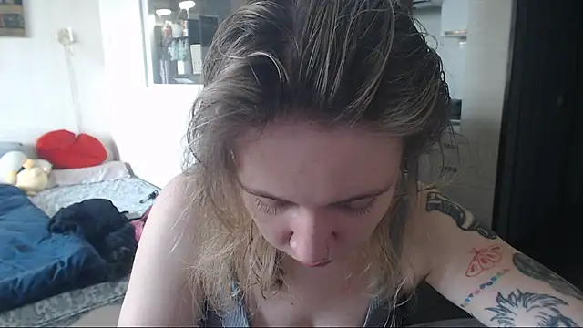 amanda kiss kiss online show from 03/11/25, 10:18