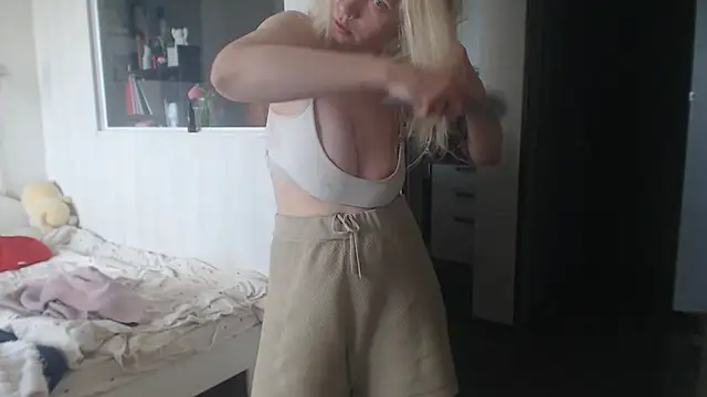 amanda kiss kiss online show from 04/13/26, 10:43