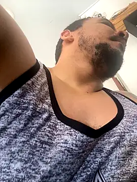 Snapshot of christian_colombian1 chatting on 12/07/24, 06:04 christian colombian1 online show from 12/07/24, 06:04