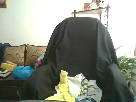 Snapshot of gianfranco1230 chatting on 10/26/25, 01:06 gianfranco1230 online show from 10/26/25, 01:06