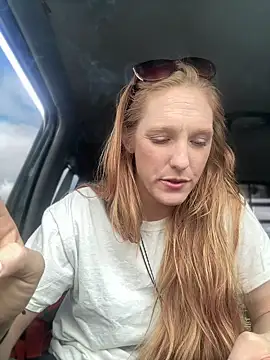 GoldenFlameGoddess online show from 03/18/25, 09:10