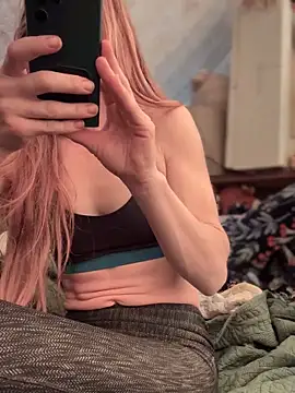 GoldenFlameGoddess online show from 11/22/25, 05:56