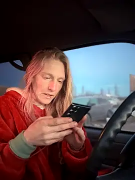 GoldenFlameGoddess online show from 12/01/25, 02:55