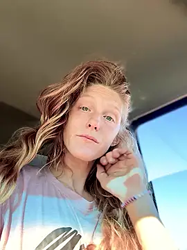 GoldenFlameGoddess online show from 01/11/26, 07:08