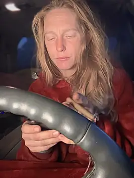 GoldenFlameGoddess online show from 01/17/26, 03:06