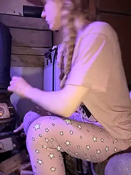 GoldenFlameGoddess online show from 02/03/26, 05:16