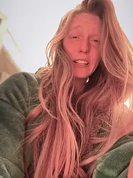 GoldenFlameGoddess online show from 02/22/26, 04:16