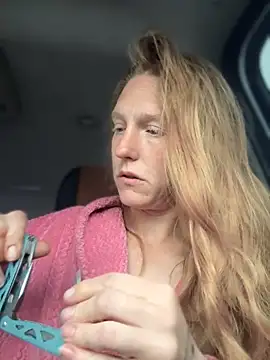 GoldenFlameGoddess online show from 04/01/26, 02:47