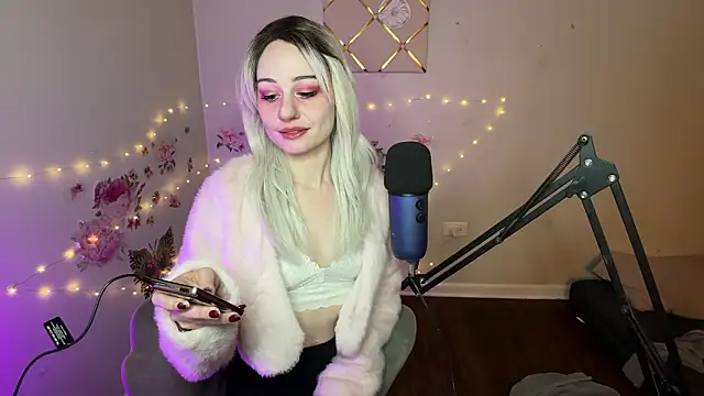 Starr1123 online show from 02/04/26, 04:07