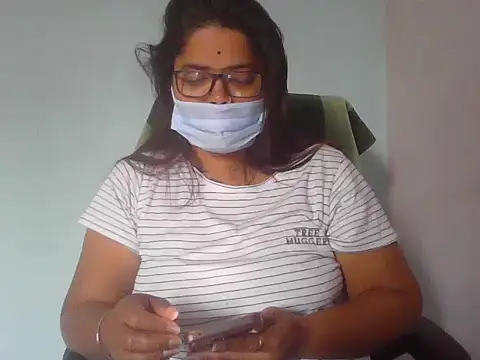 Snapshot of gyanvi1 chatting on 02/03/25, 06:34 gyanvi1 online show from 02/03/25, 06:34