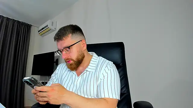 Findom guy online show from 04/14/26, 09:48