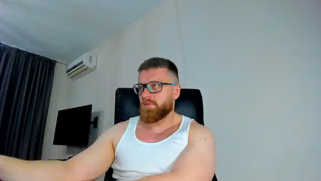 Snapshot of Findom_guy chatting on 04/28/26, 11:15 Findom guy online show from 04/28/26, 11:15