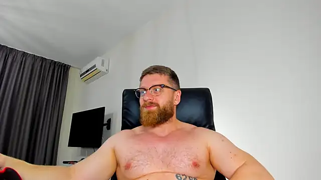 Snapshot of Findom_guy chatting on 05/13/26, 03:20 Findom guy online show from 05/13/26, 03:20