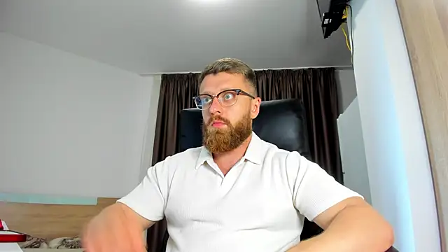 Snapshot of Findom_guy chatting on 06/07/26, 05:27 Findom guy online show from 06/07/26, 05:27