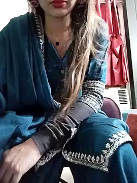 Snapshot of Noor_Darliing chatting on 04/30/26, 03:29 Noor Darliing online show from 04/30/26, 03:29