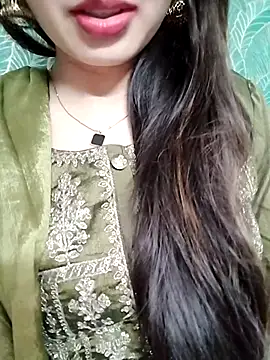 Snapshot of Noor_Darliing chatting on 05/11/26, 04:15 Noor Darliing online show from 05/11/26, 04:15