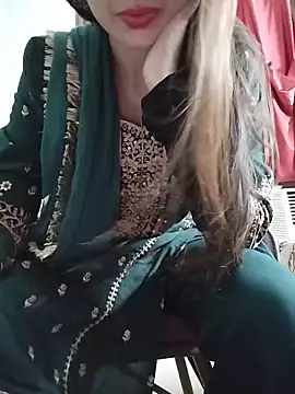 Snapshot of Noor_Darliing chatting on 06/11/26, 04:05 Noor Darliing online show from 06/11/26, 04:05