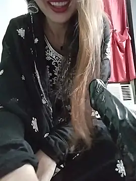 Snapshot of Noor_Darliing chatting on 07/18/26, 03:27 Noor Darliing online show from 07/18/26, 03:27
