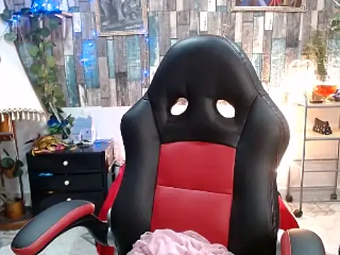 KarimaSarabe online show from 01/24/25, 09:05