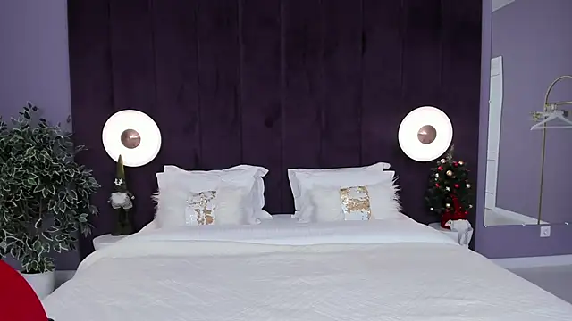 LilyRaisa online show from 12/21/24, 03:14