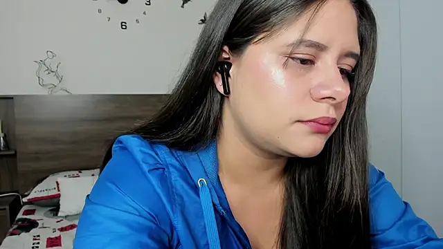 emily adams01 online show from 04/14/26, 10:27