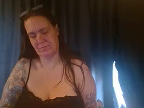 SimoneMoore online show from 11/05/25, 07:25