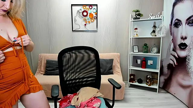 Cassandra Hotty online show from 03/06/25, 04:41