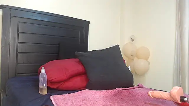 NIKKIE LOVE online show from 03/02/25, 04:07