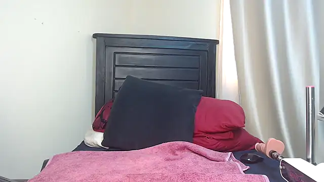 NIKKIE LOVE online show from 03/09/25, 05:00