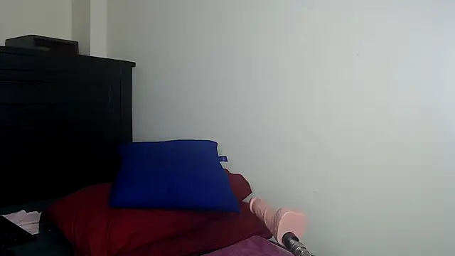 Snapshot of NIKKIE_LOVE chatting on 05/15/26, 06:48 NIKKIE LOVE online show from 05/15/26, 06:48